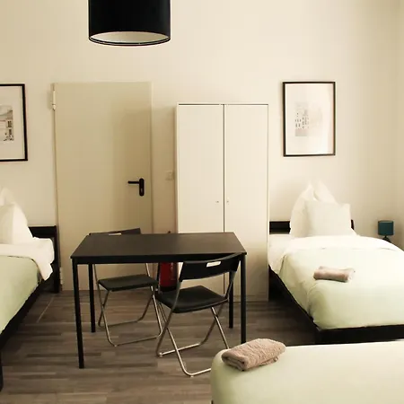 Moderne Neukoelln * Βερολίνο